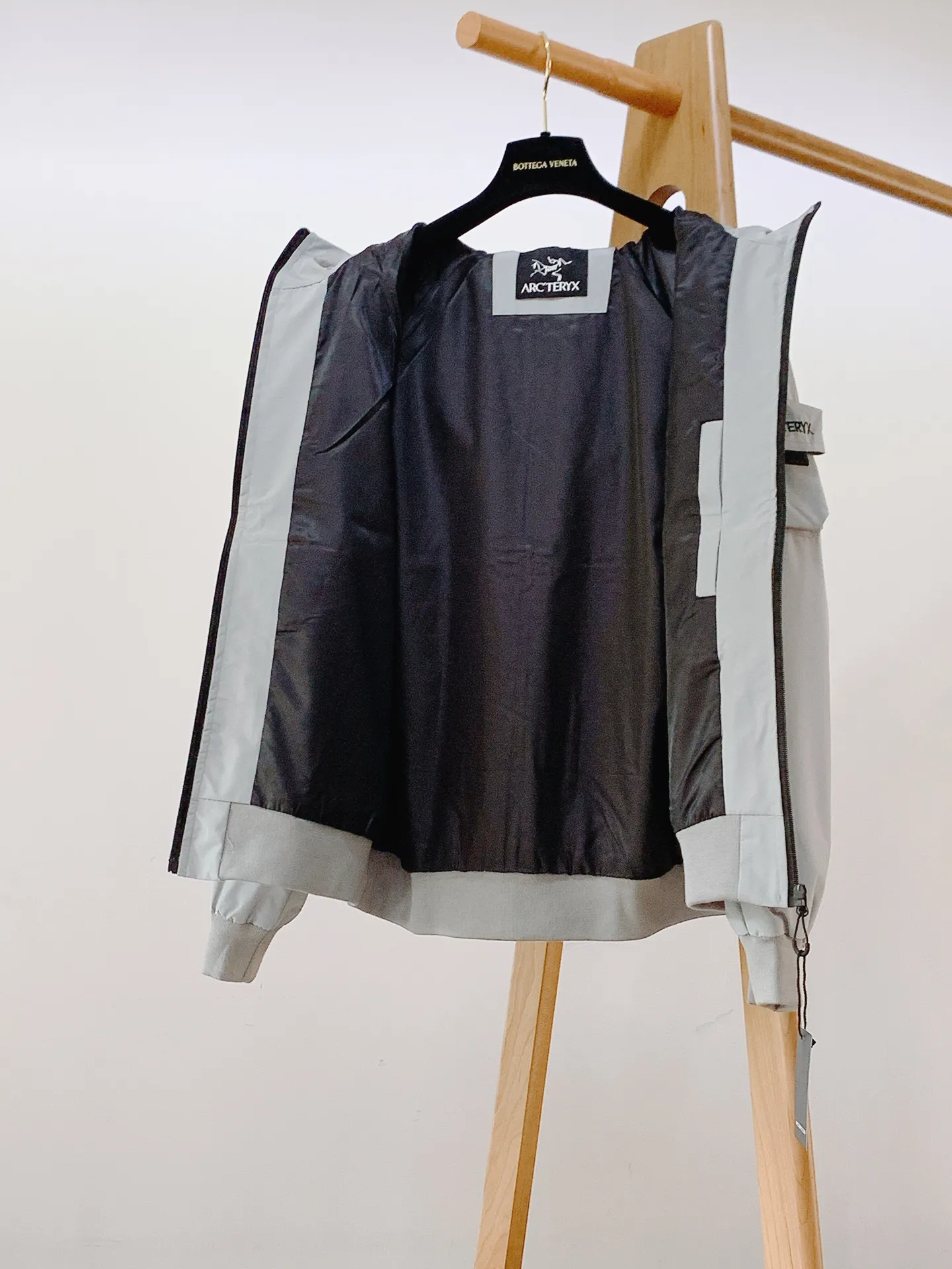 Same Style， ， 2026 New Arrival ， Original Premium Breathable ， ， ， Quality。 ， Sizes：M～3XL，